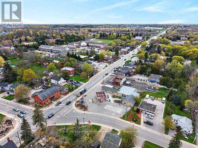 












53 CAMPBELL AVENUE E

,
Milton (Campbellville),




Ontario
L0P1B0

