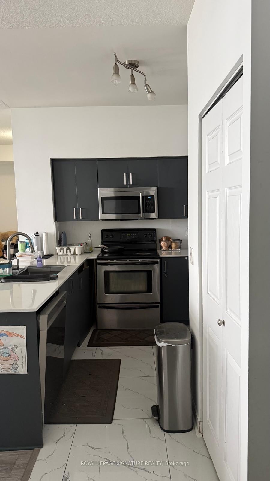 









388


Prince of Wales

Drive, 2506,
Mississauga,




ON
L5B 0A1

