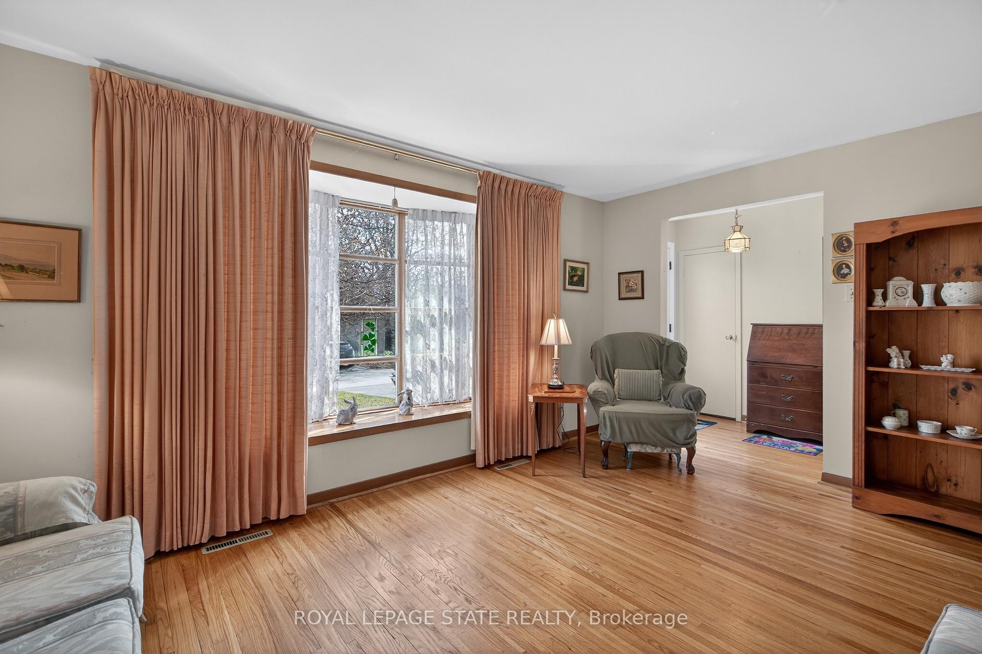 









34


Helen

Street,
Hamilton,




ON
L9H 1N3

