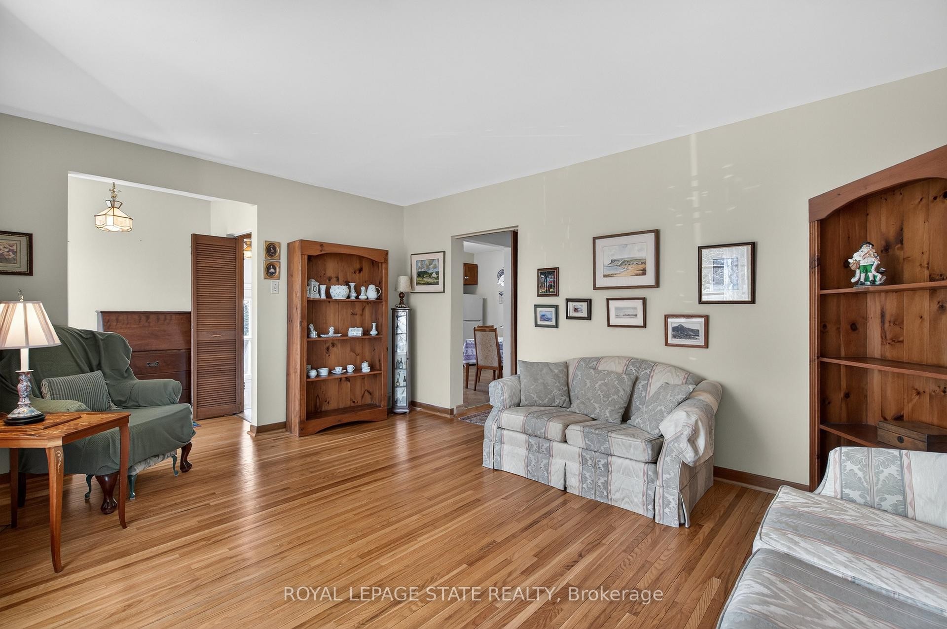 









34


Helen

Street,
Hamilton,




ON
L9H 1N3

