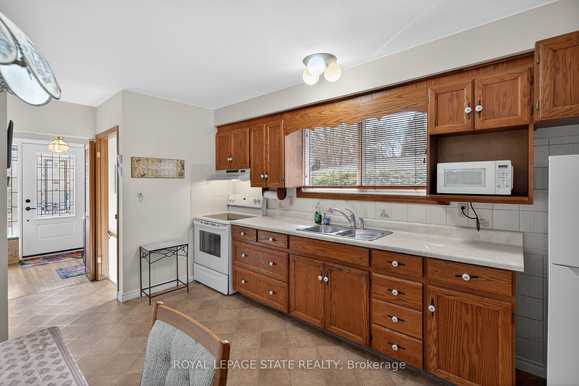 









34


Helen

Street,
Hamilton,




ON
L9H 1N3


