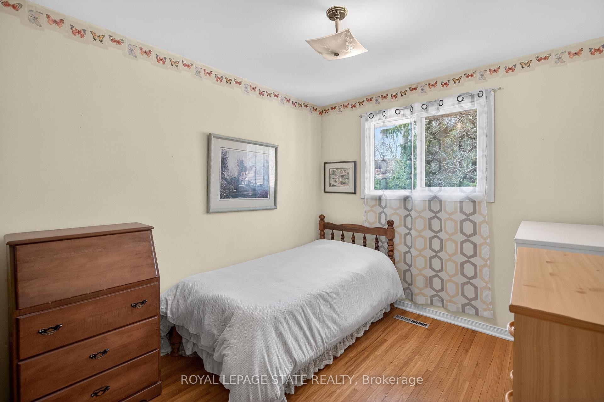 









34


Helen

Street,
Hamilton,




ON
L9H 1N3

