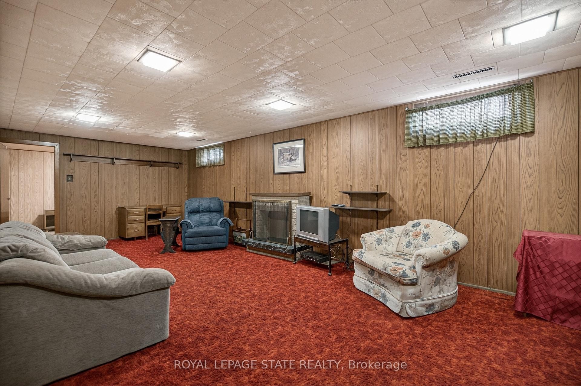 









34


Helen

Street,
Hamilton,




ON
L9H 1N3

