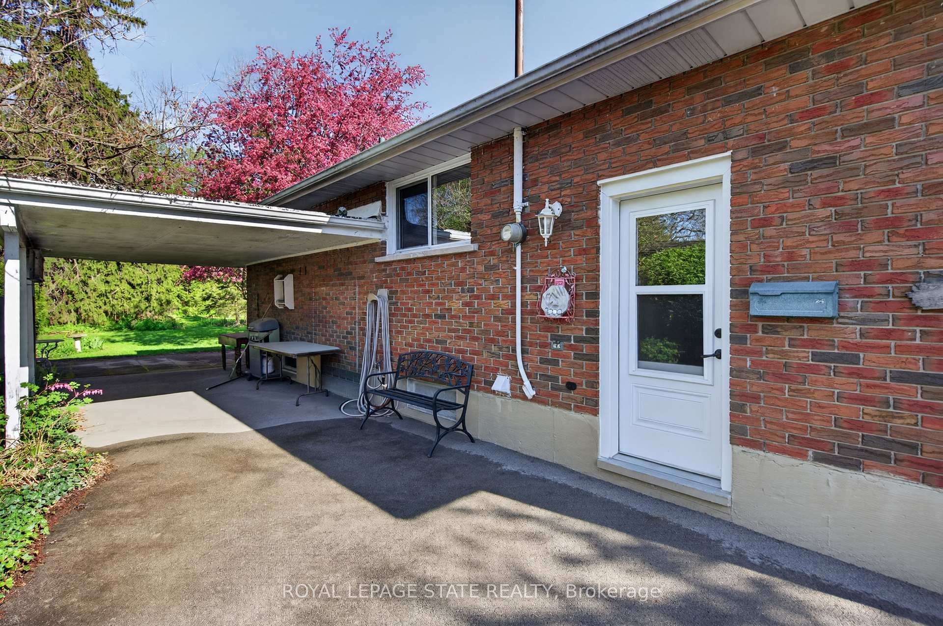 









34


Helen

Street,
Hamilton,




ON
L9H 1N3

