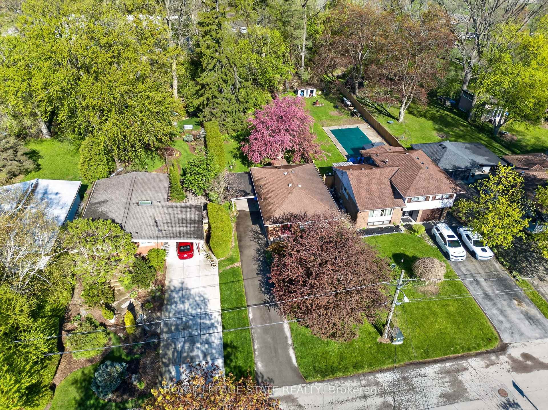









34


Helen

Street,
Hamilton,




ON
L9H 1N3

