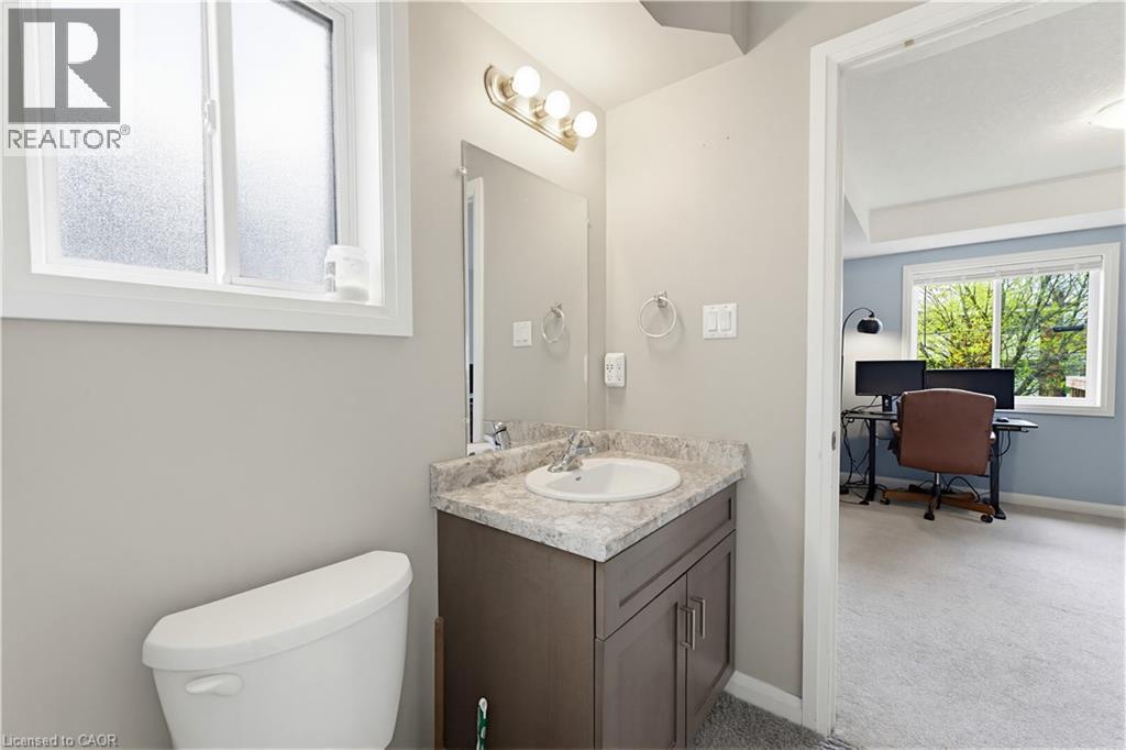 












399 GREENFIELD Avenue

,
Kitchener,




Ontario
N2C1E6

