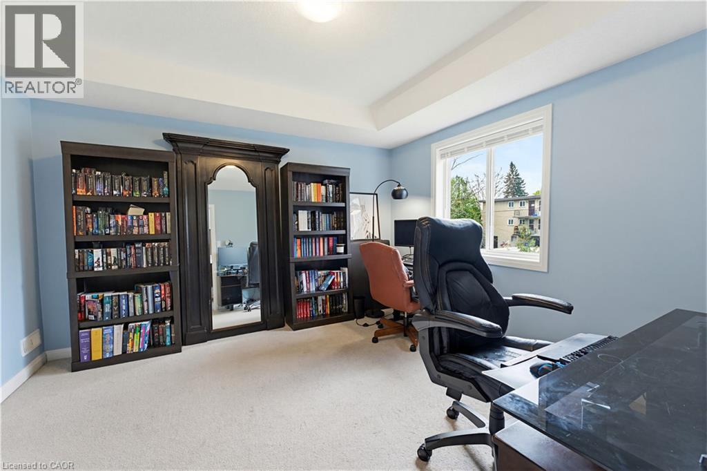












399 GREENFIELD Avenue

,
Kitchener,




Ontario
N2C1E6

