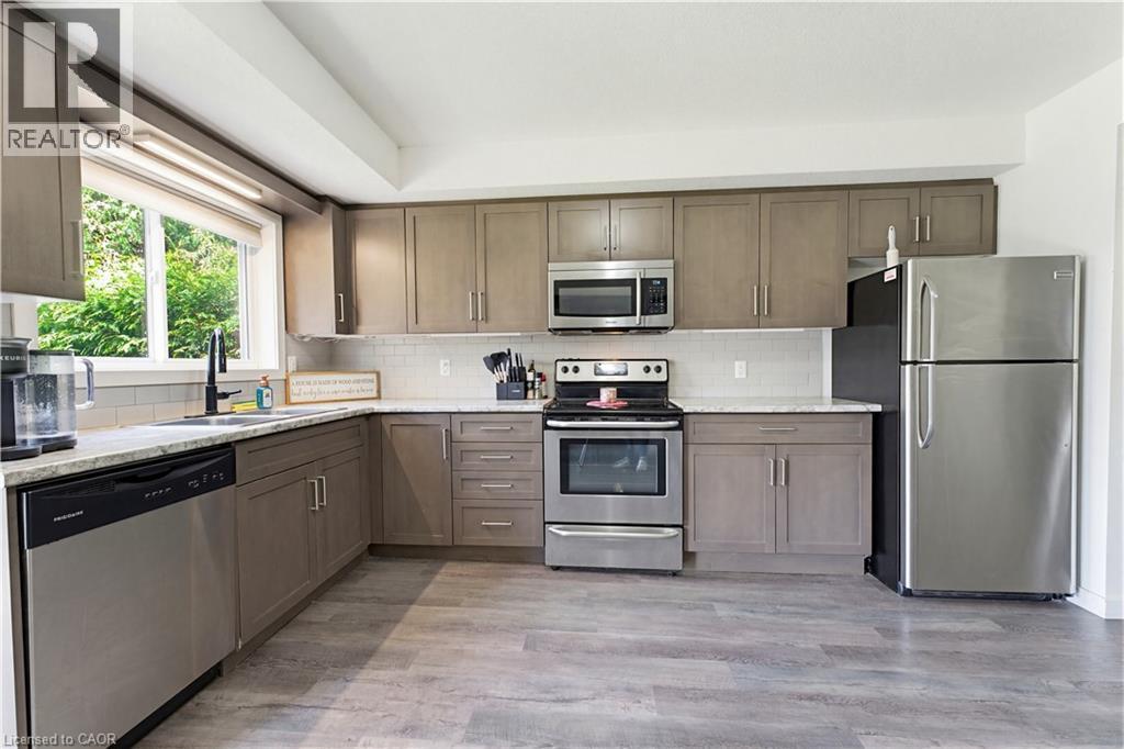 












399 GREENFIELD Avenue

,
Kitchener,




Ontario
N2C1E6

