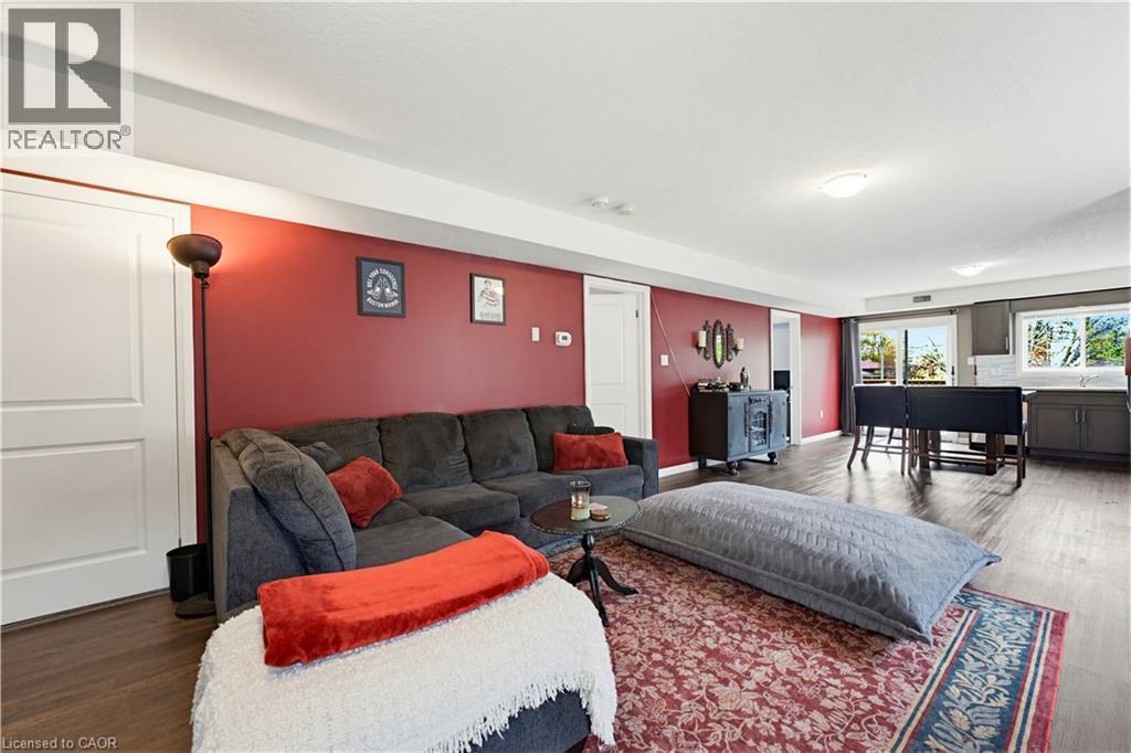 












399 GREENFIELD Avenue

,
Kitchener,




Ontario
N2C1E6

