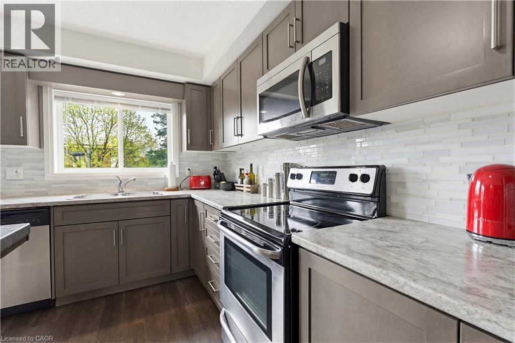 












399 GREENFIELD Avenue

,
Kitchener,




Ontario
N2C1E6

