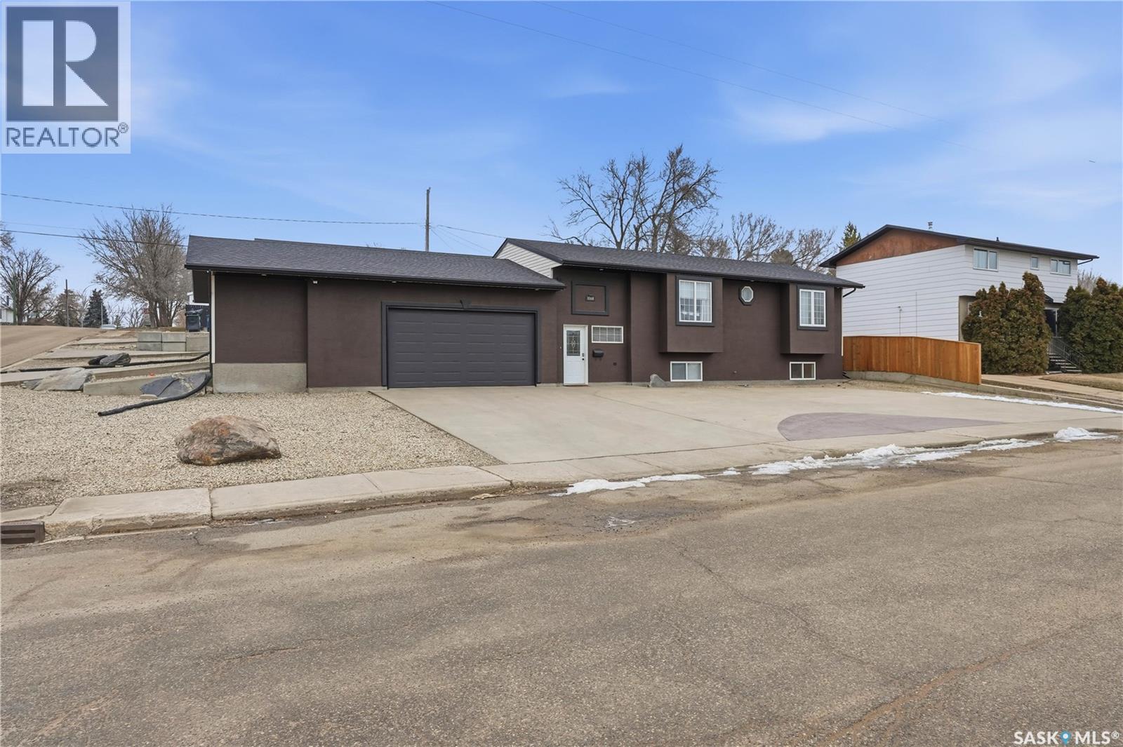 












1068 Athabasca STREET W

,
Moose Jaw,




Saskatchewan
S6H2E6


