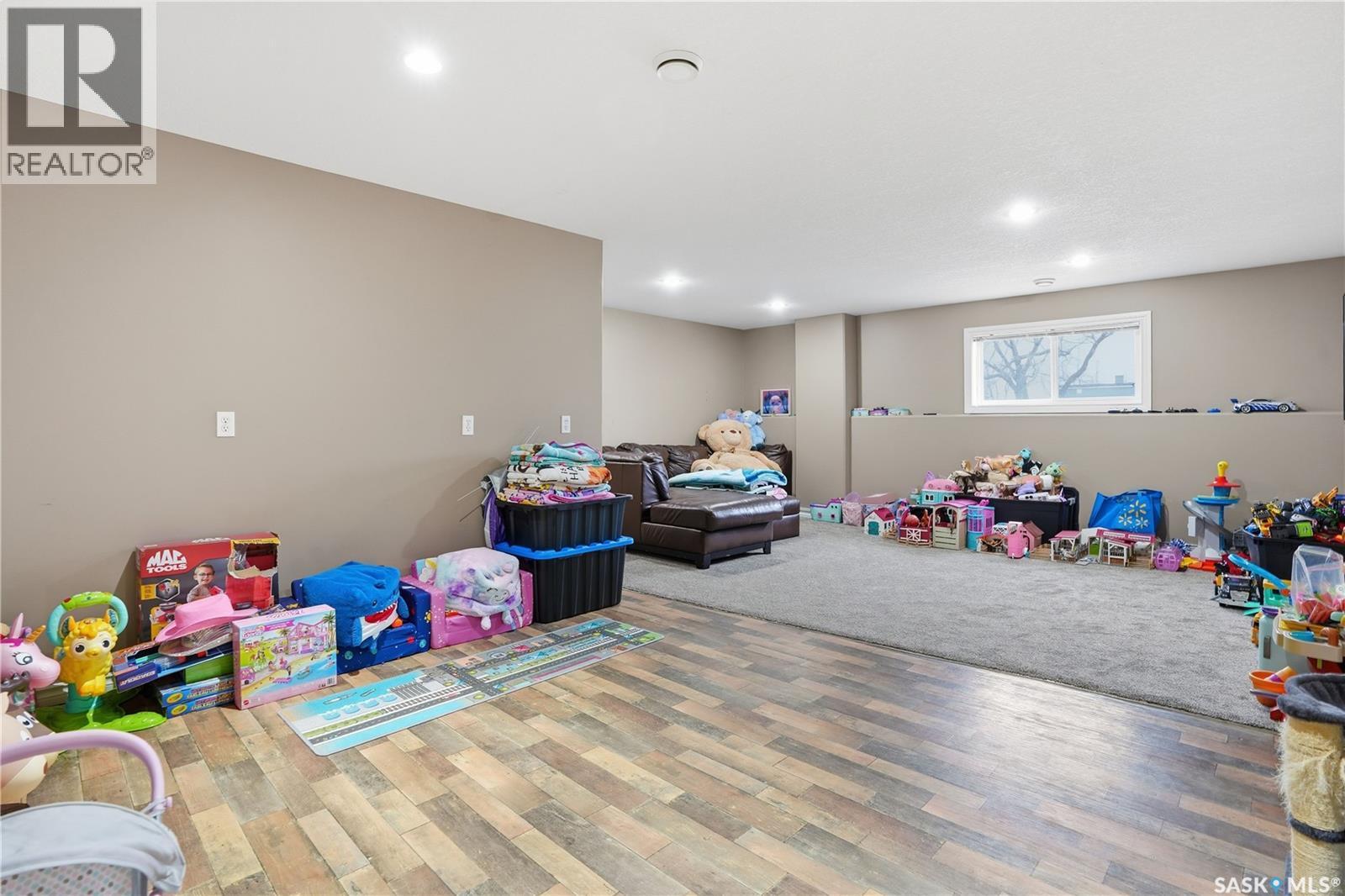 












1068 Athabasca STREET W

,
Moose Jaw,




Saskatchewan
S6H2E6

