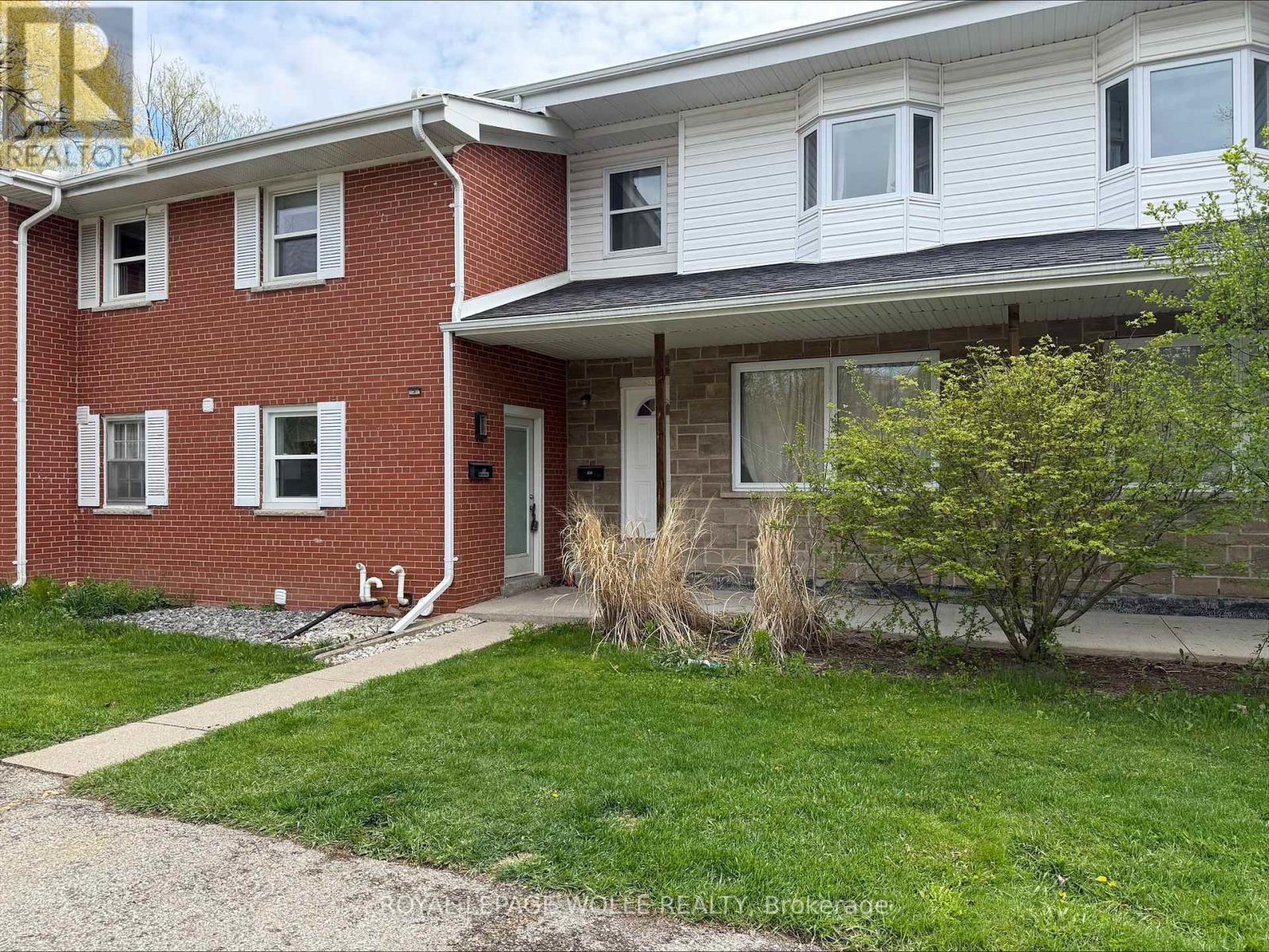 












284 WESTCOURT PLACE

,
Waterloo,




Ontario
N2L2R7


