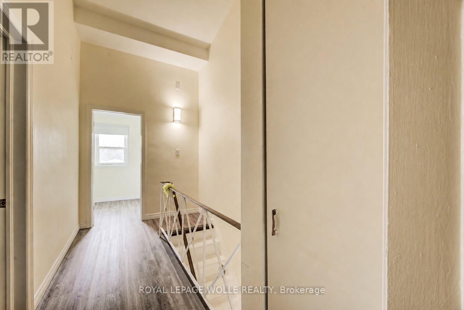 












284 WESTCOURT PLACE

,
Waterloo,




Ontario
N2L2R7

