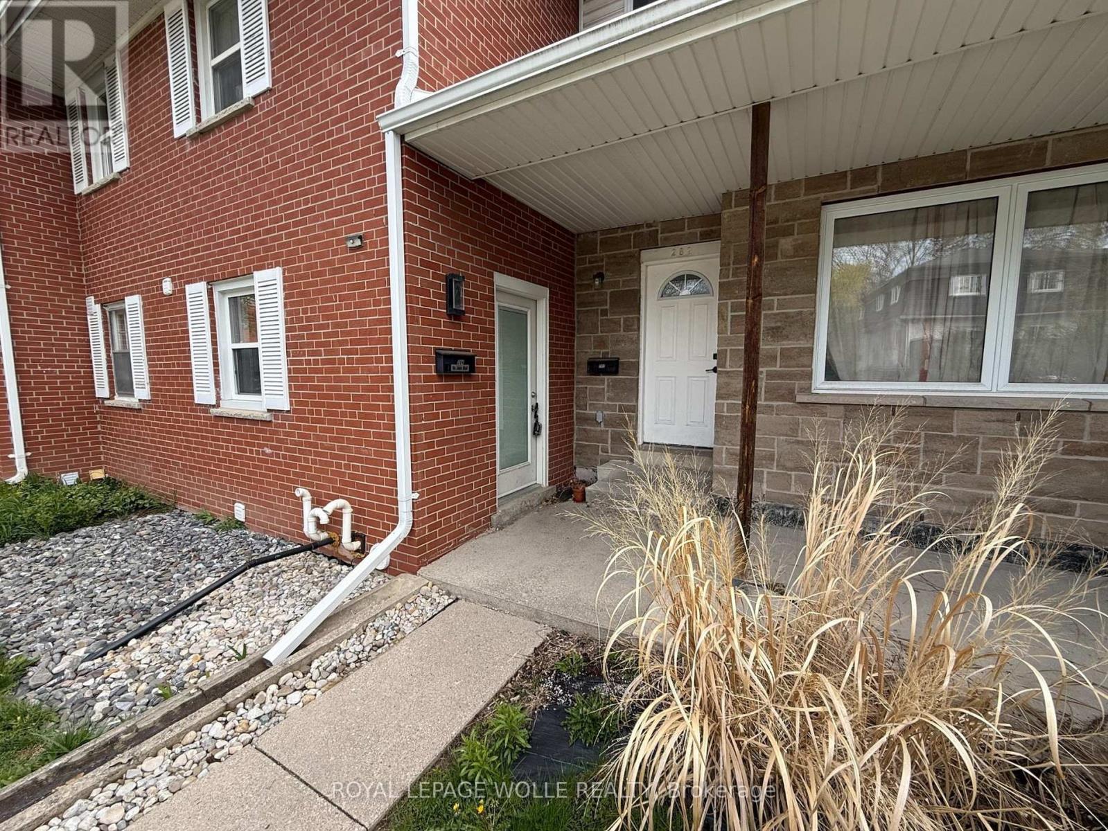 












284 WESTCOURT PLACE

,
Waterloo,




Ontario
N2L2R7

