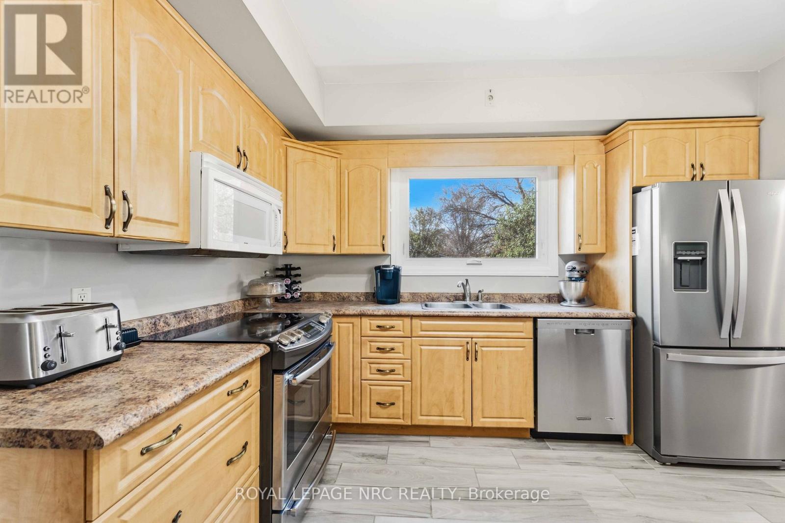 












4485 QUEENSWAY CRESCENT

,
Niagara Falls (Morrison),




Ontario
L2E5R5

