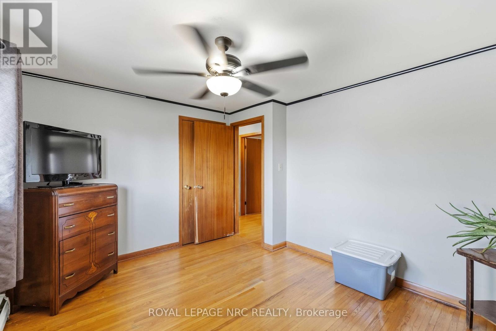 












4485 QUEENSWAY CRESCENT

,
Niagara Falls (Morrison),




Ontario
L2E5R5

