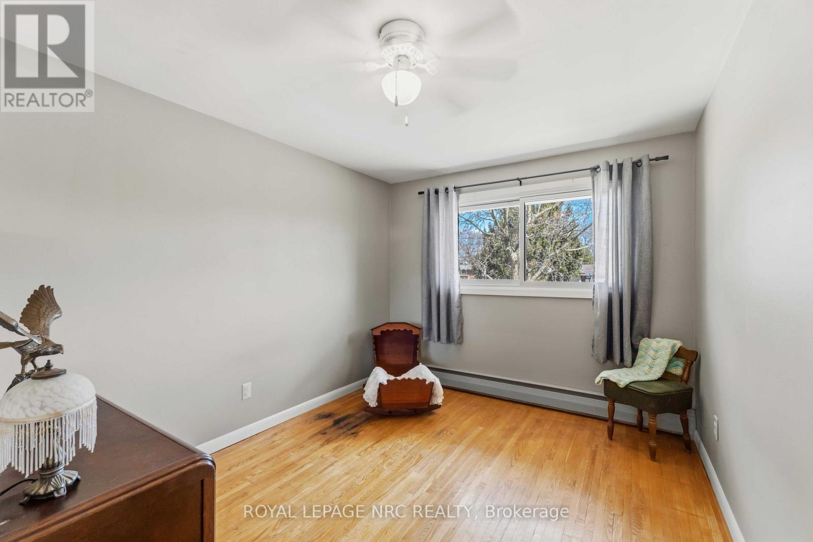 












4485 QUEENSWAY CRESCENT

,
Niagara Falls (Morrison),




Ontario
L2E5R5

