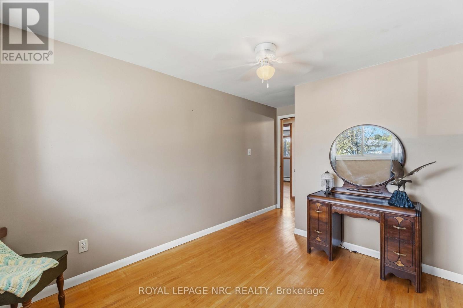 












4485 QUEENSWAY CRESCENT

,
Niagara Falls (Morrison),




Ontario
L2E5R5

