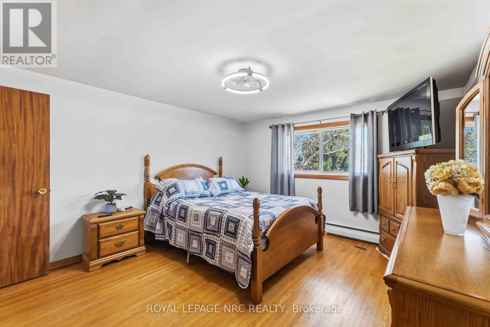 












4485 QUEENSWAY CRESCENT

,
Niagara Falls (Morrison),




Ontario
L2E5R5

