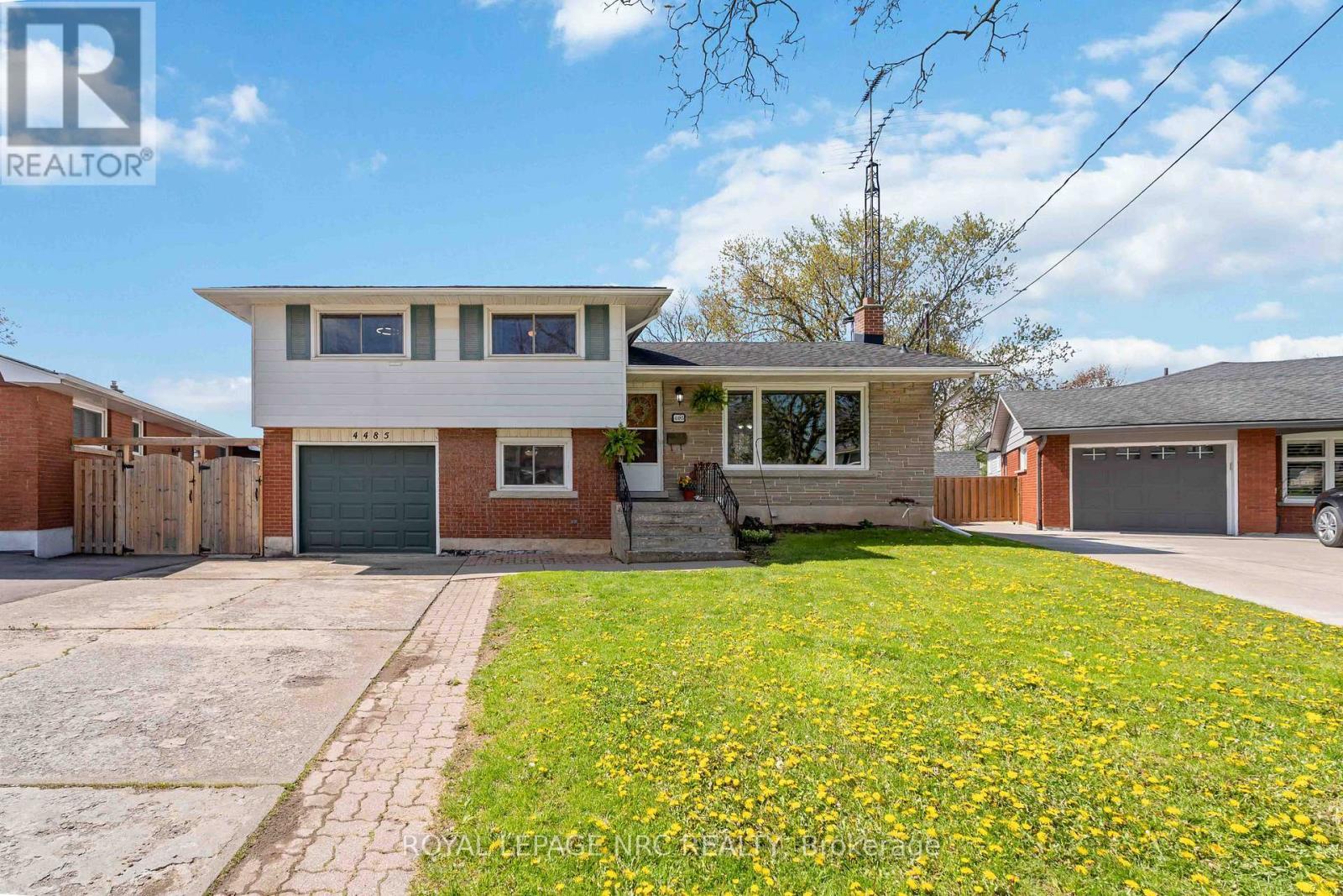












4485 QUEENSWAY CRESCENT

,
Niagara Falls (Morrison),




Ontario
L2E5R5


