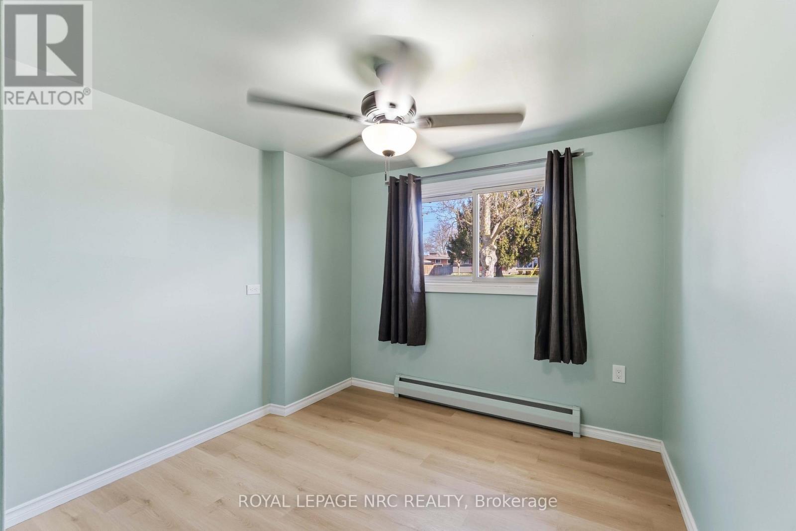 












4485 QUEENSWAY CRESCENT

,
Niagara Falls (Morrison),




Ontario
L2E5R5

