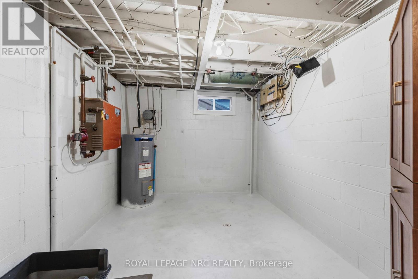 












4485 QUEENSWAY CRESCENT

,
Niagara Falls (Morrison),




Ontario
L2E5R5

