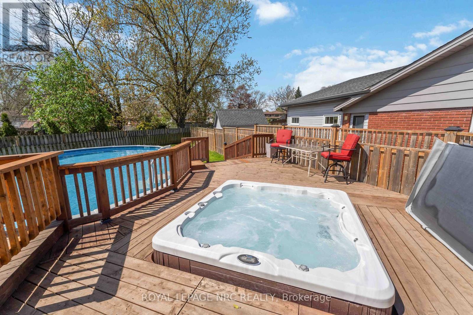 












4485 QUEENSWAY CRESCENT

,
Niagara Falls (Morrison),




Ontario
L2E5R5

