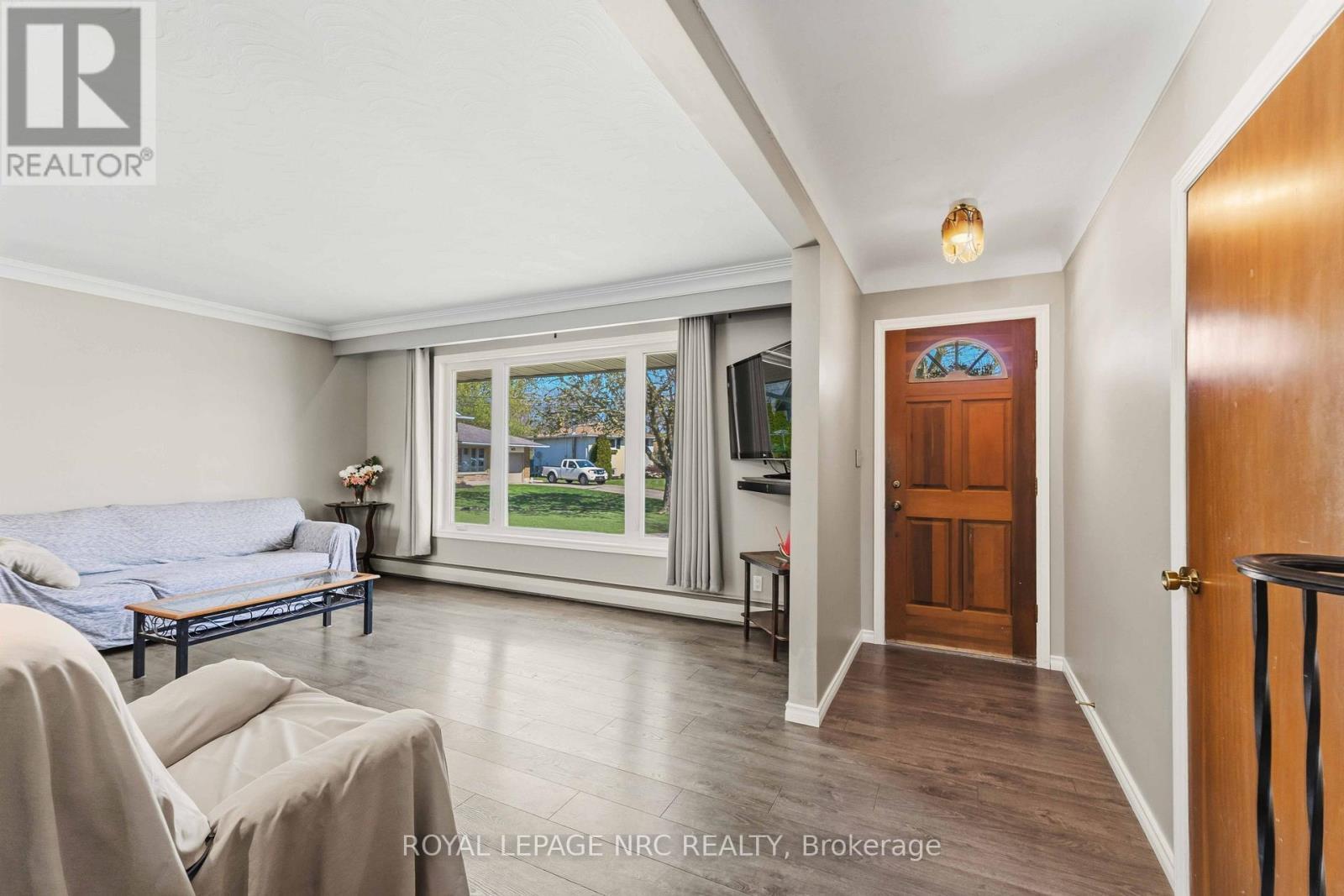 












4485 QUEENSWAY CRESCENT

,
Niagara Falls (Morrison),




Ontario
L2E5R5

