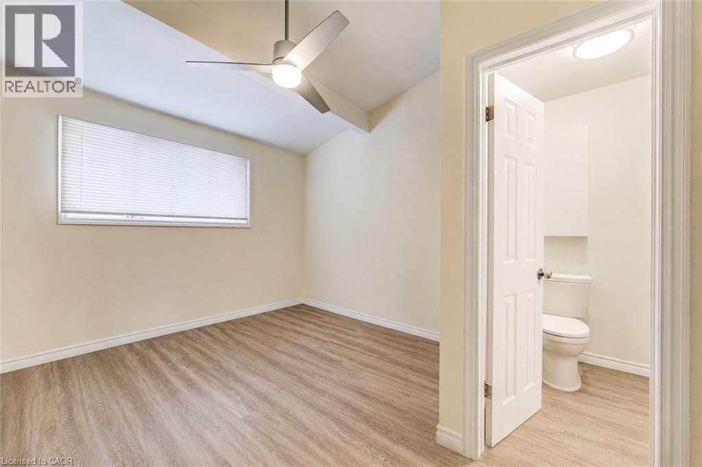 












284 WESTCOURT Place

,
Waterloo,




Ontario
N2L2R7

