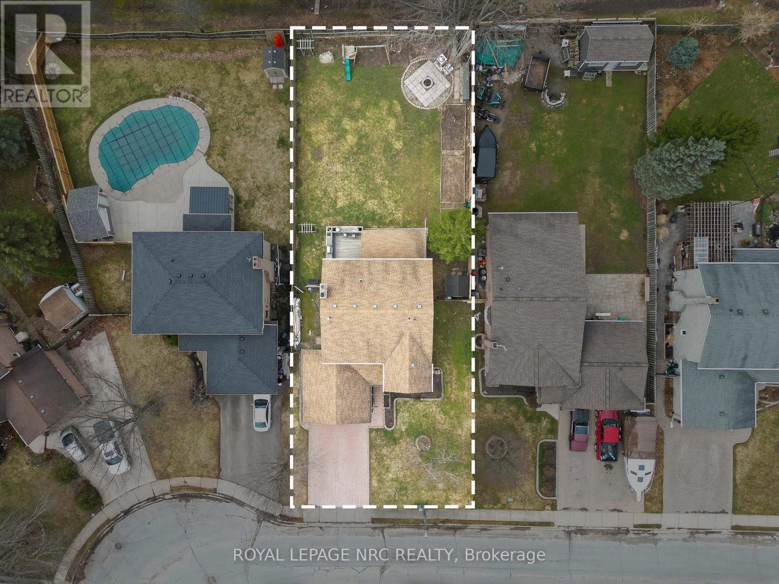 












51 BRIARSDALE CRESCENT

,
Welland (N. Welland),




Ontario
L3C6S7

