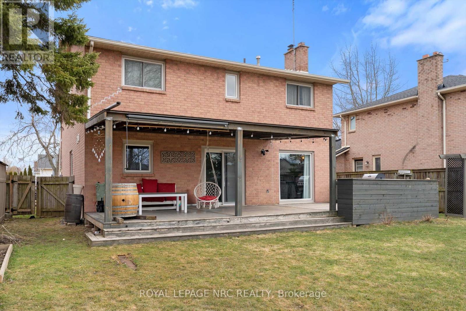 












51 BRIARSDALE CRESCENT

,
Welland (N. Welland),




Ontario
L3C6S7

