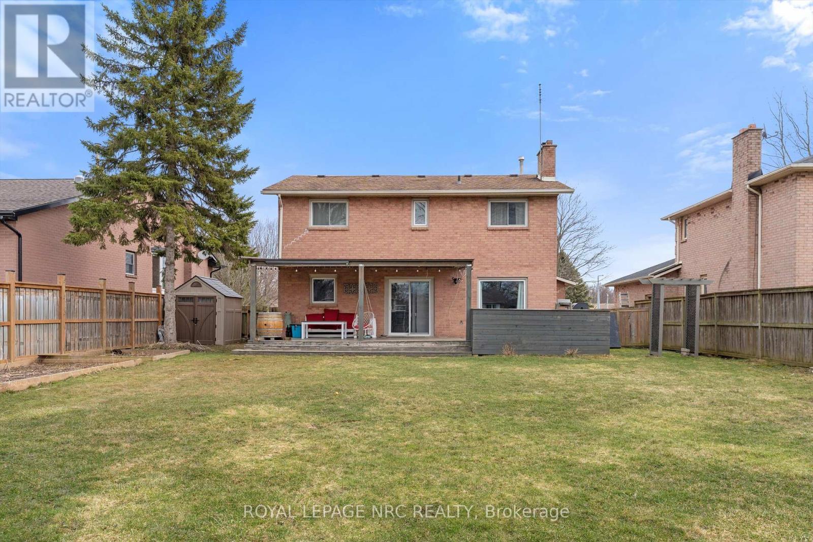 












51 BRIARSDALE CRESCENT

,
Welland (N. Welland),




Ontario
L3C6S7

