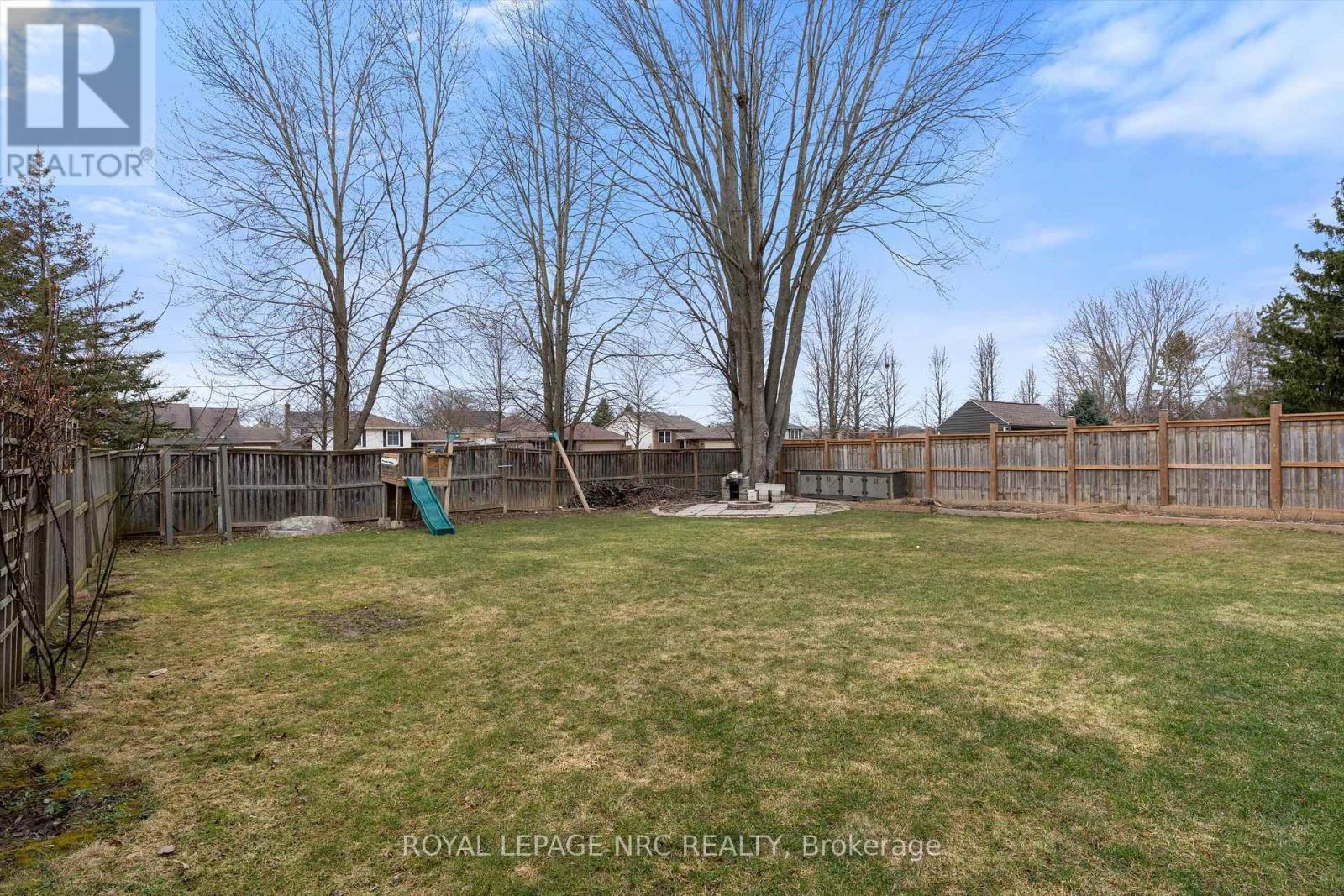 












51 BRIARSDALE CRESCENT

,
Welland (N. Welland),




Ontario
L3C6S7

