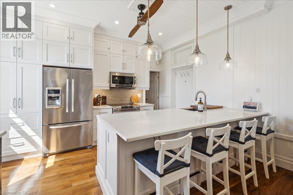 












12 BIGWIN ISLAND Road Unit# 202/206

,
Lake Of Bays,




Ontario
P0B1A0

