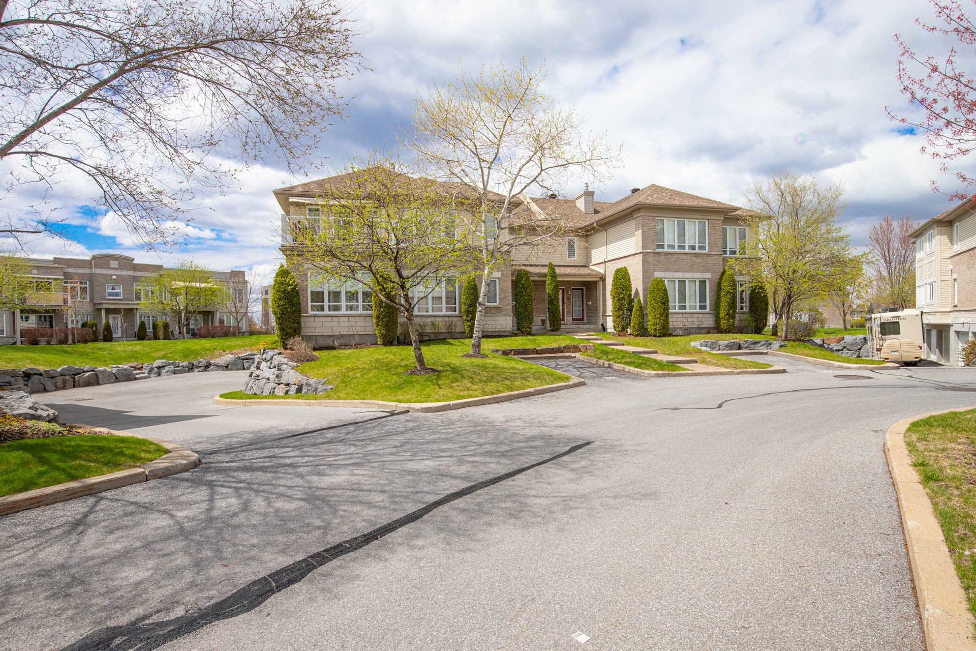 









794


Rue Jean-Deslauriers

, 39,
Boucherville,




QC
J4B0E7

