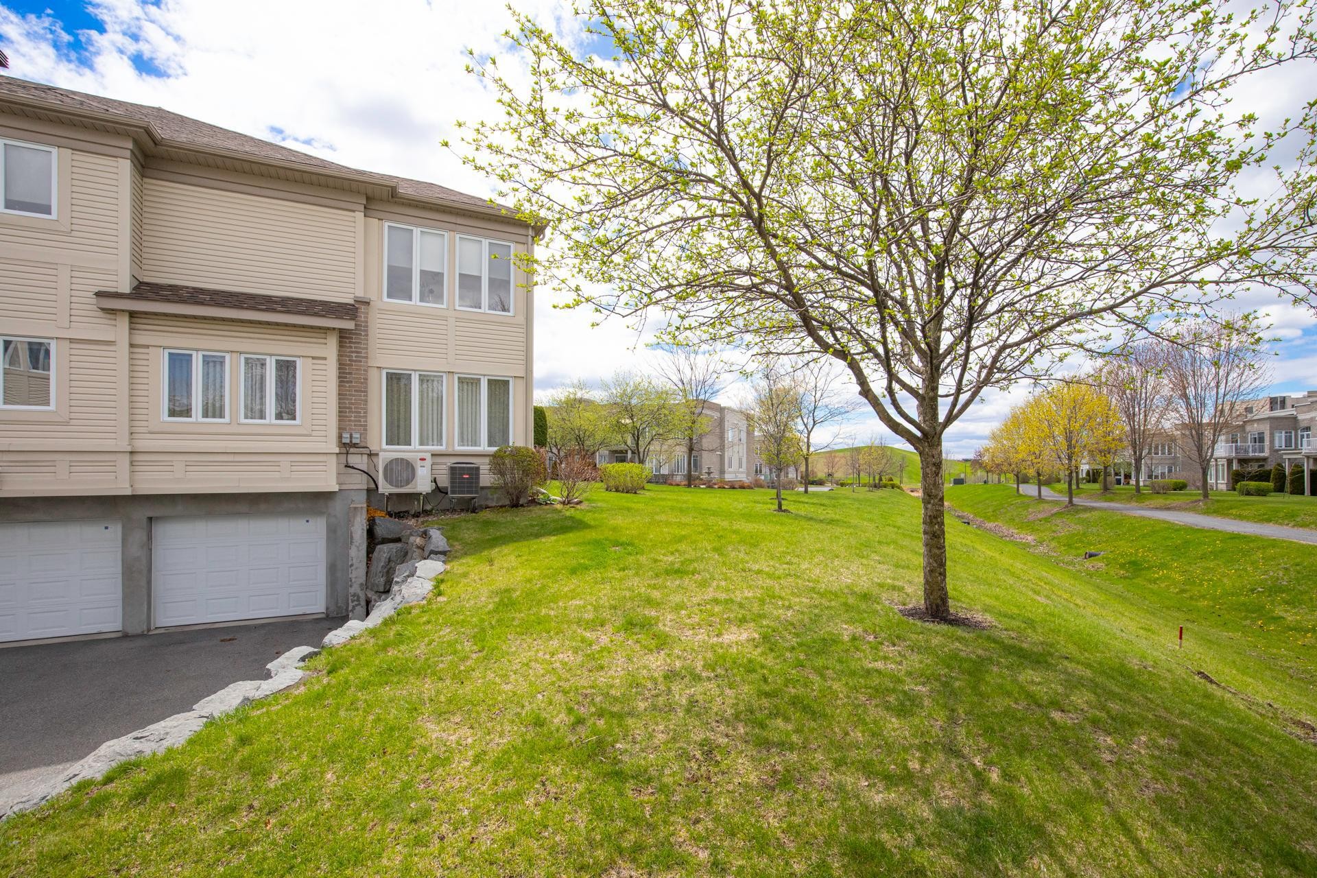 









794


Rue Jean-Deslauriers

, 39,
Boucherville,




QC
J4B0E7

