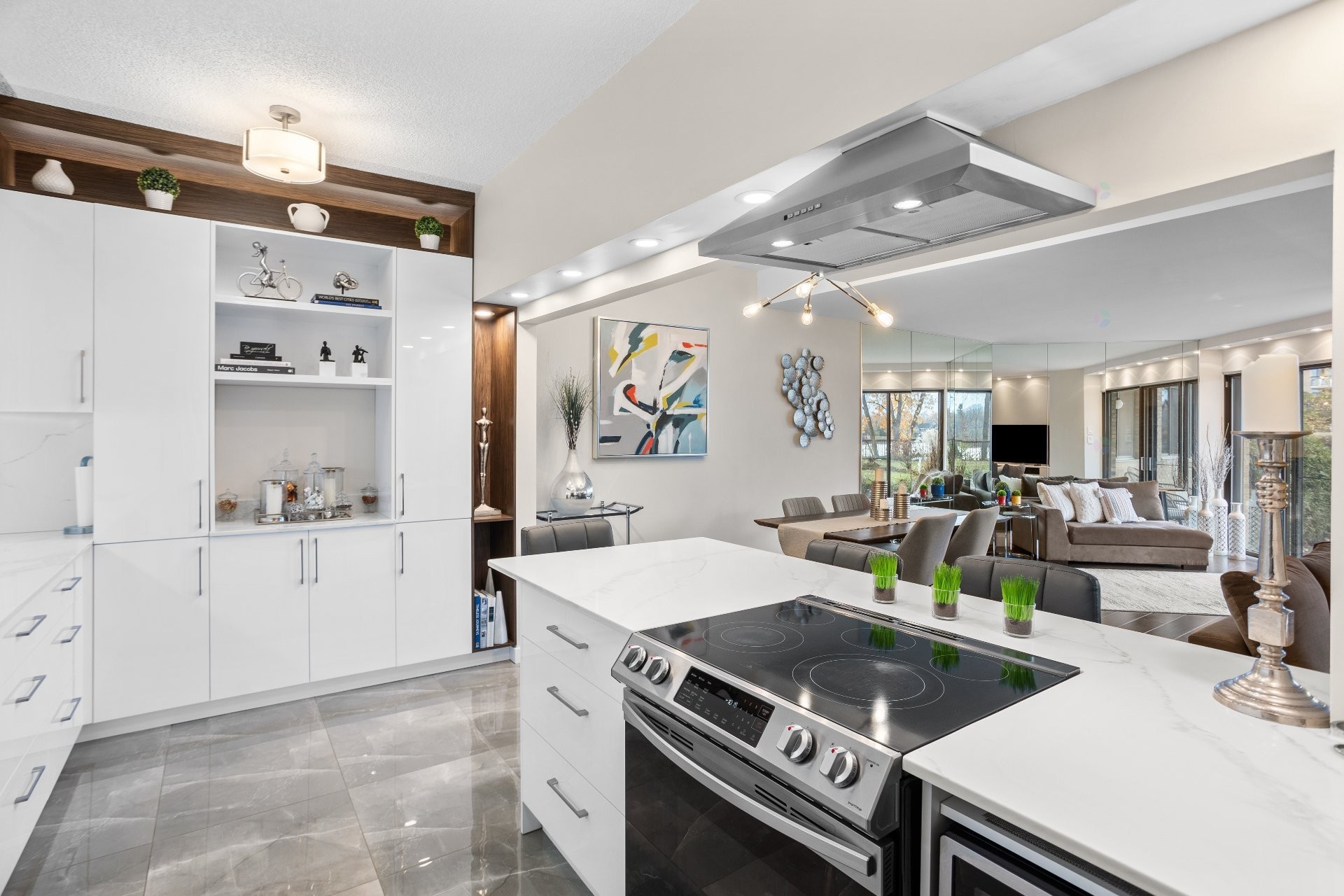 









4520


Prom. Paton

, 109,
Laval (Chomedey),




QC
H7W4X1

