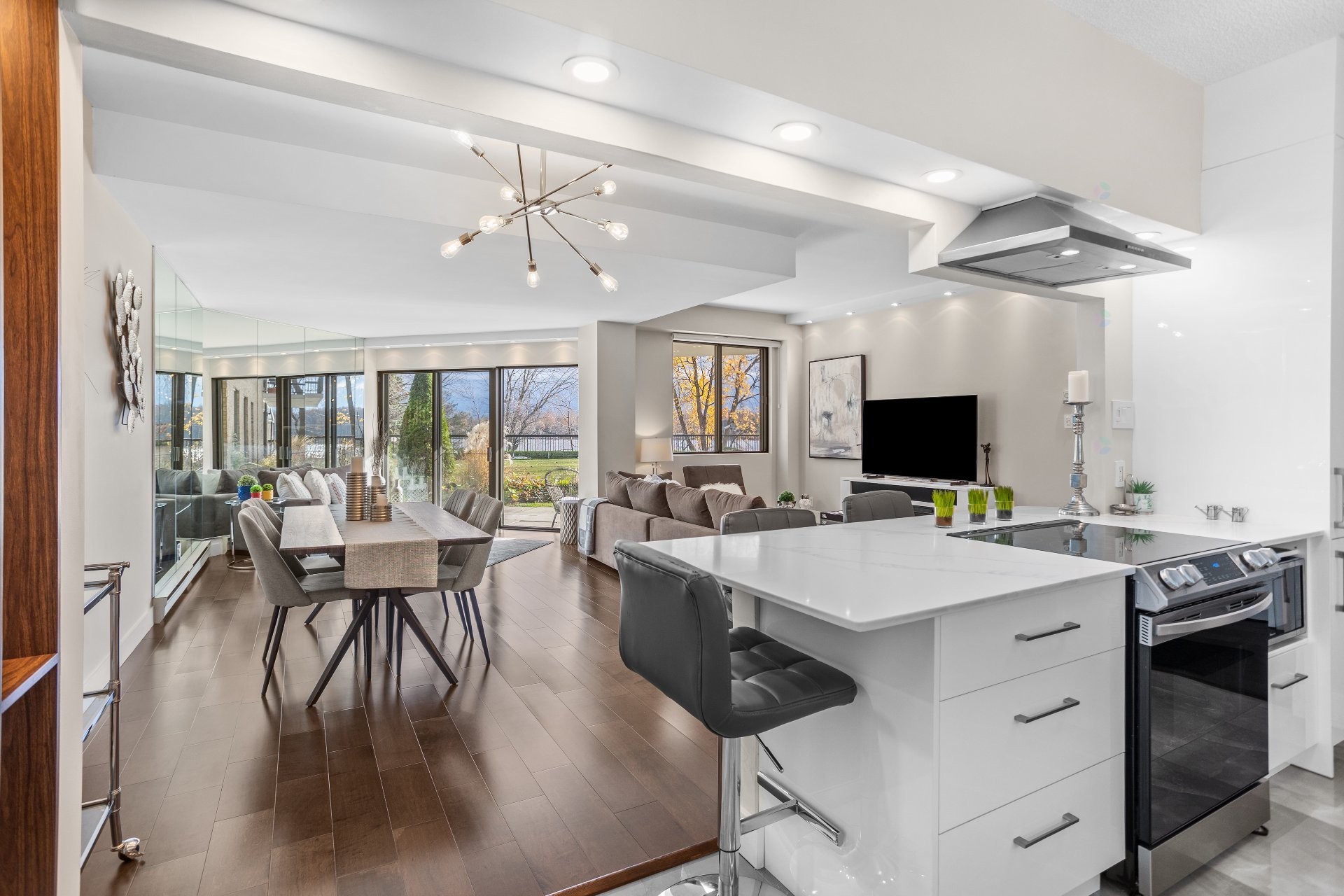 









4520


Prom. Paton

, 109,
Laval (Chomedey),




QC
H7W4X1

