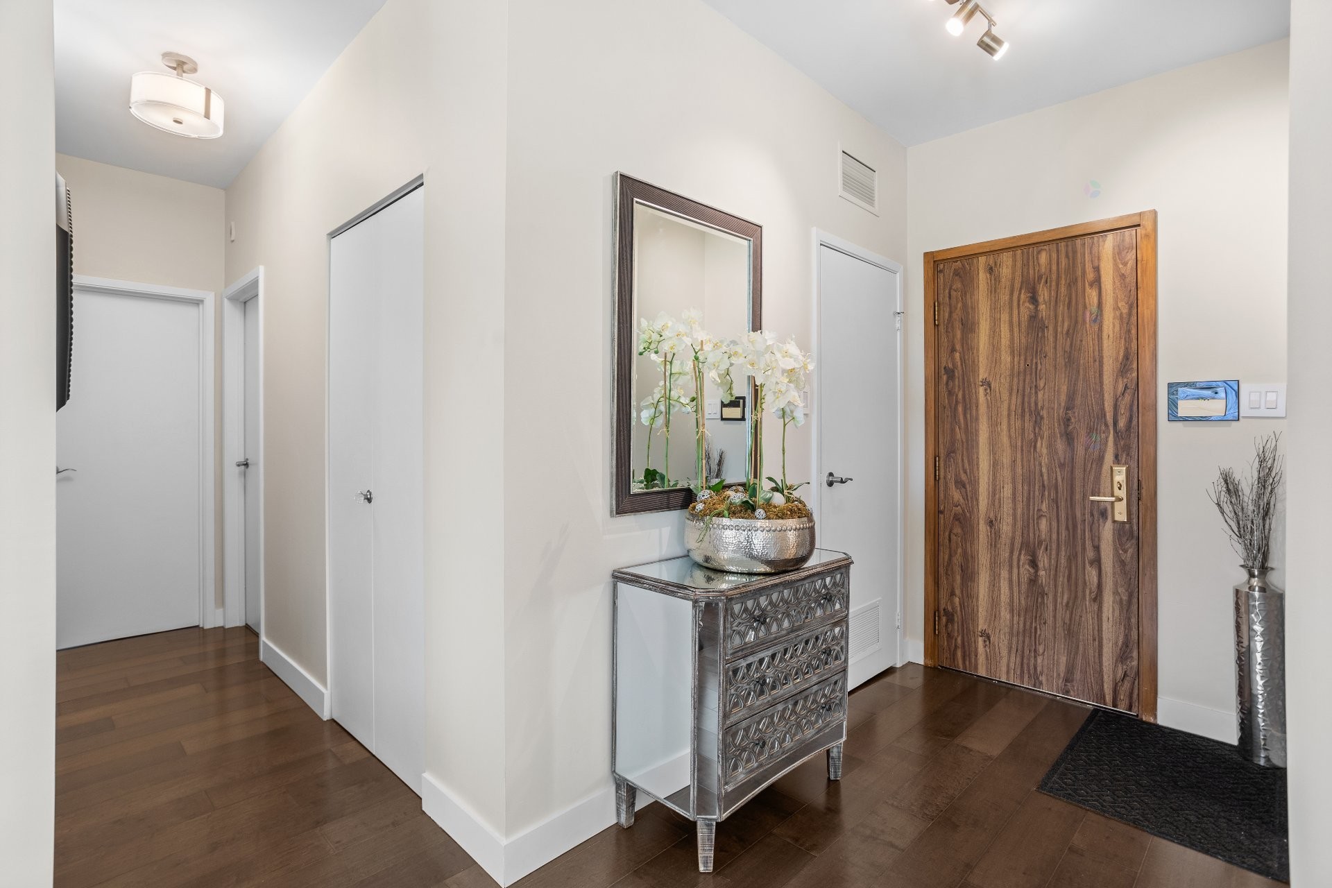 









4520


Prom. Paton

, 109,
Laval (Chomedey),




QC
H7W4X1

