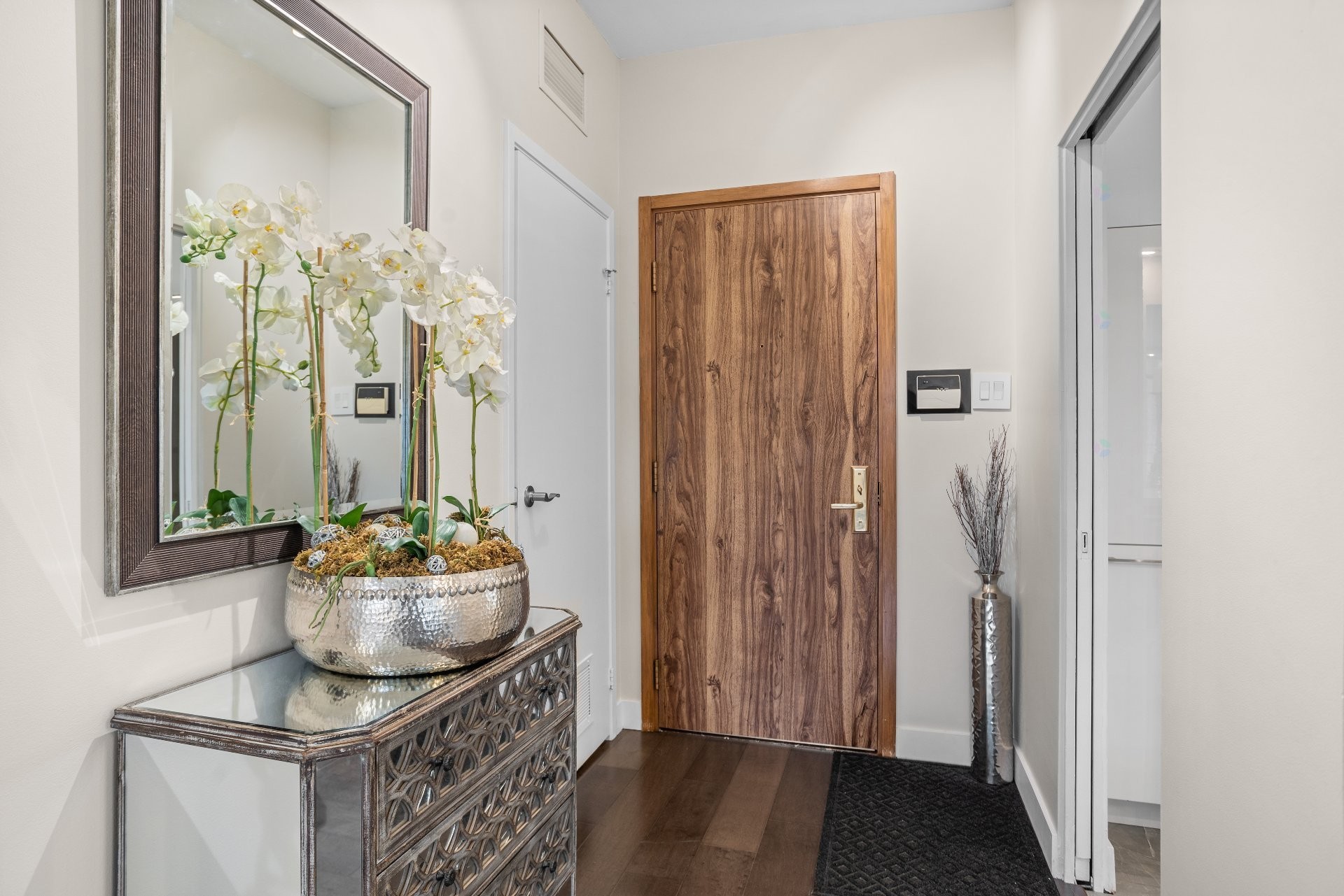 









4520


Prom. Paton

, 109,
Laval (Chomedey),




QC
H7W4X1

