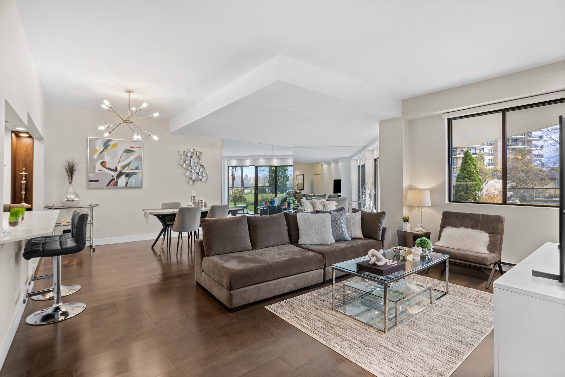 









4520


Prom. Paton

, 109,
Laval (Chomedey),




QC
H7W4X1

