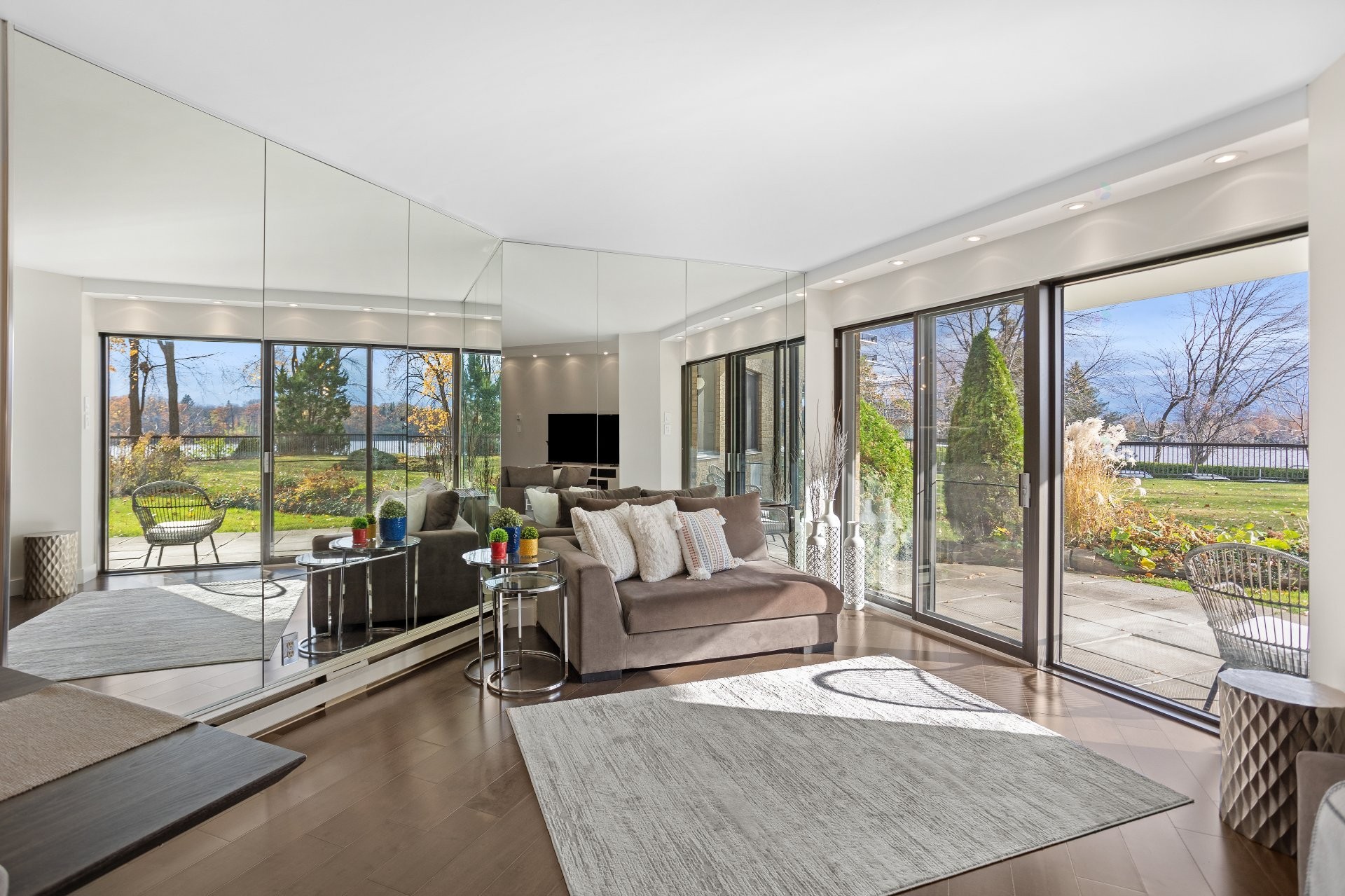 









4520


Prom. Paton

, 109,
Laval (Chomedey),




QC
H7W4X1

