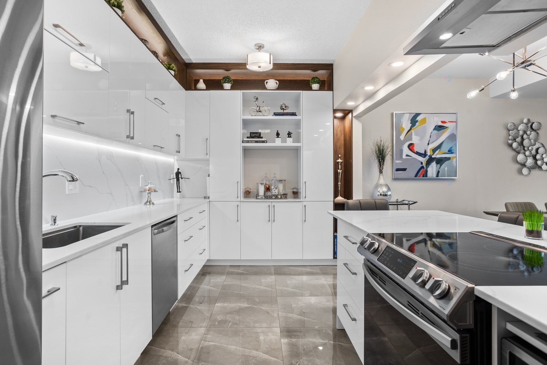 









4520


Prom. Paton

, 109,
Laval (Chomedey),




QC
H7W4X1

