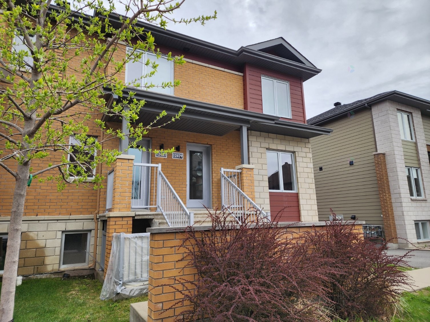 









12427

 - 12431


Rue Trefflé-Berthiaume

,
Montréal (Rivière-des-Prairies/Pointe-aux-Trembles),




QC
H1C0E4


