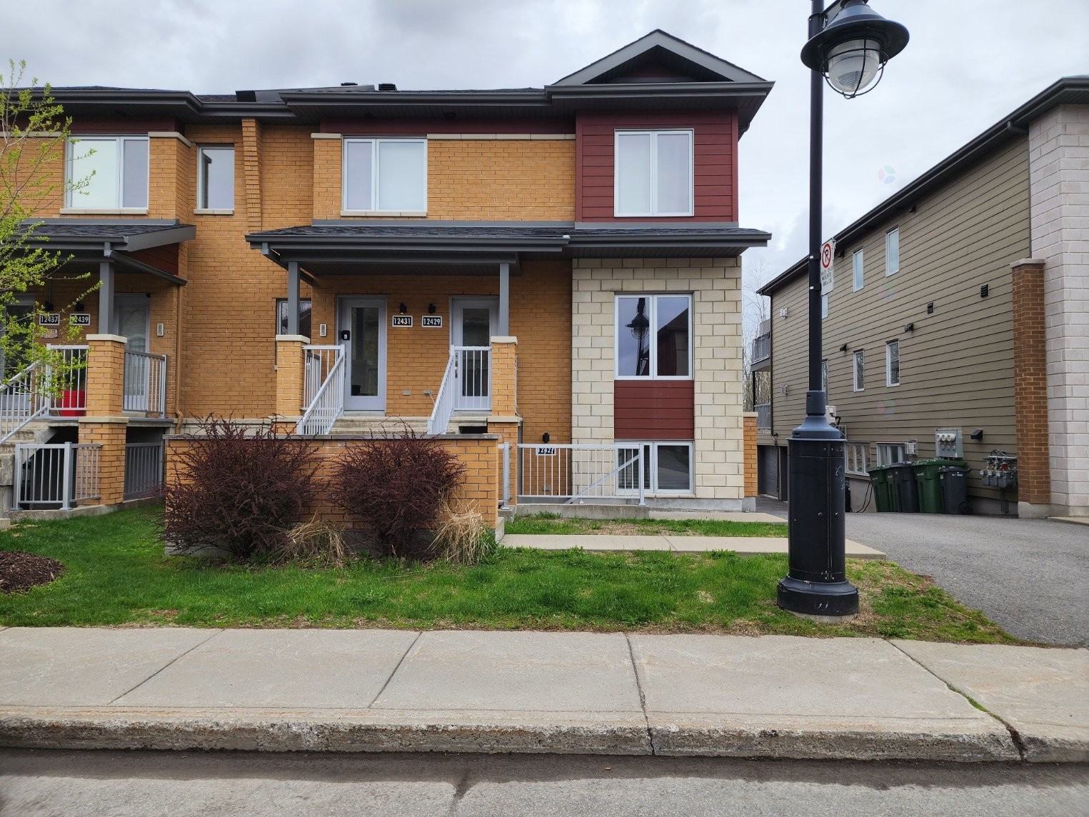 









12427

 - 12431


Rue Trefflé-Berthiaume

,
Montréal (Rivière-des-Prairies/Pointe-aux-Trembles),




QC
H1C0E4

