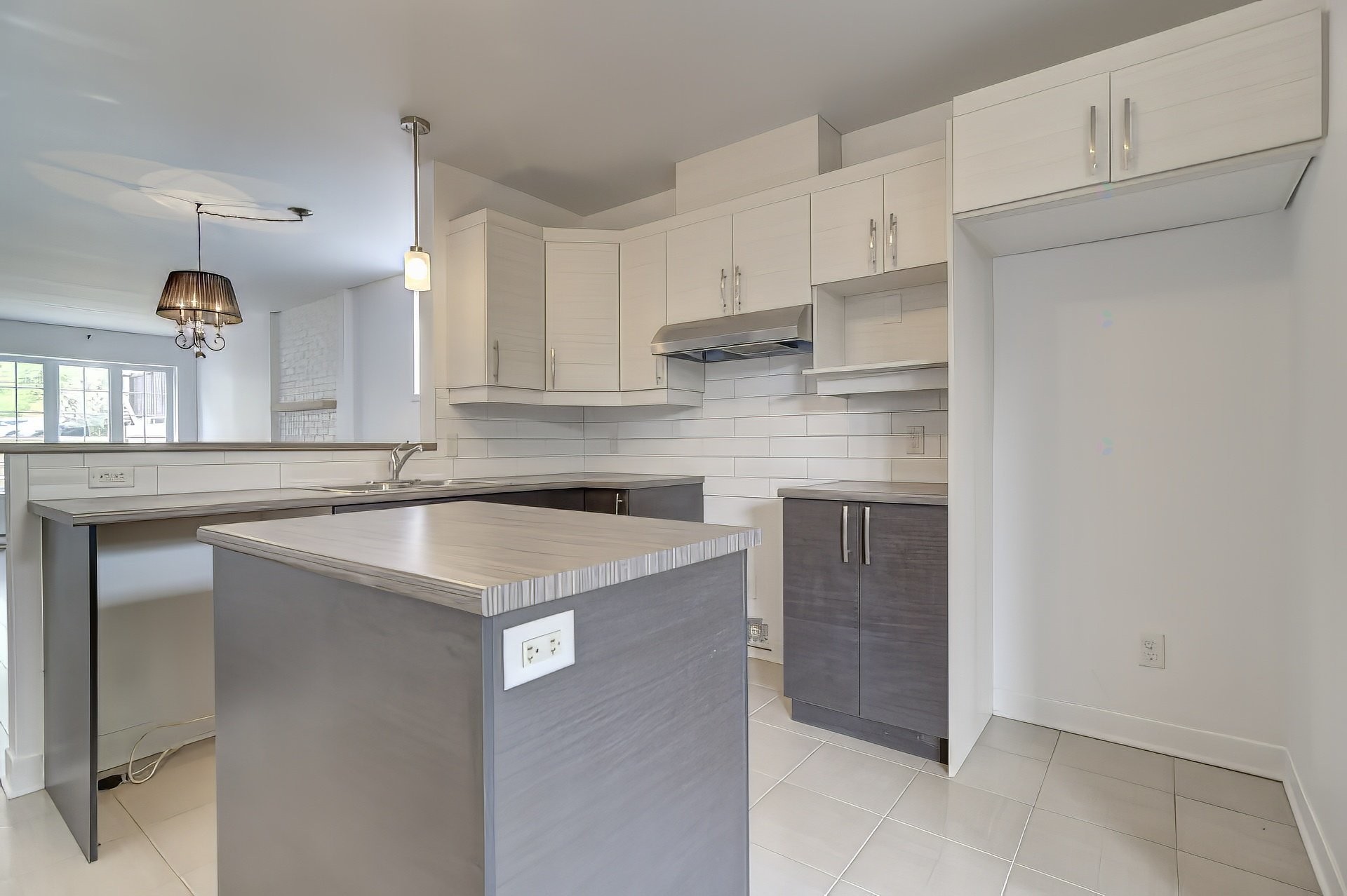 









667


Rue de Pompadour

,
Mascouche,




QC
J7K0S4

