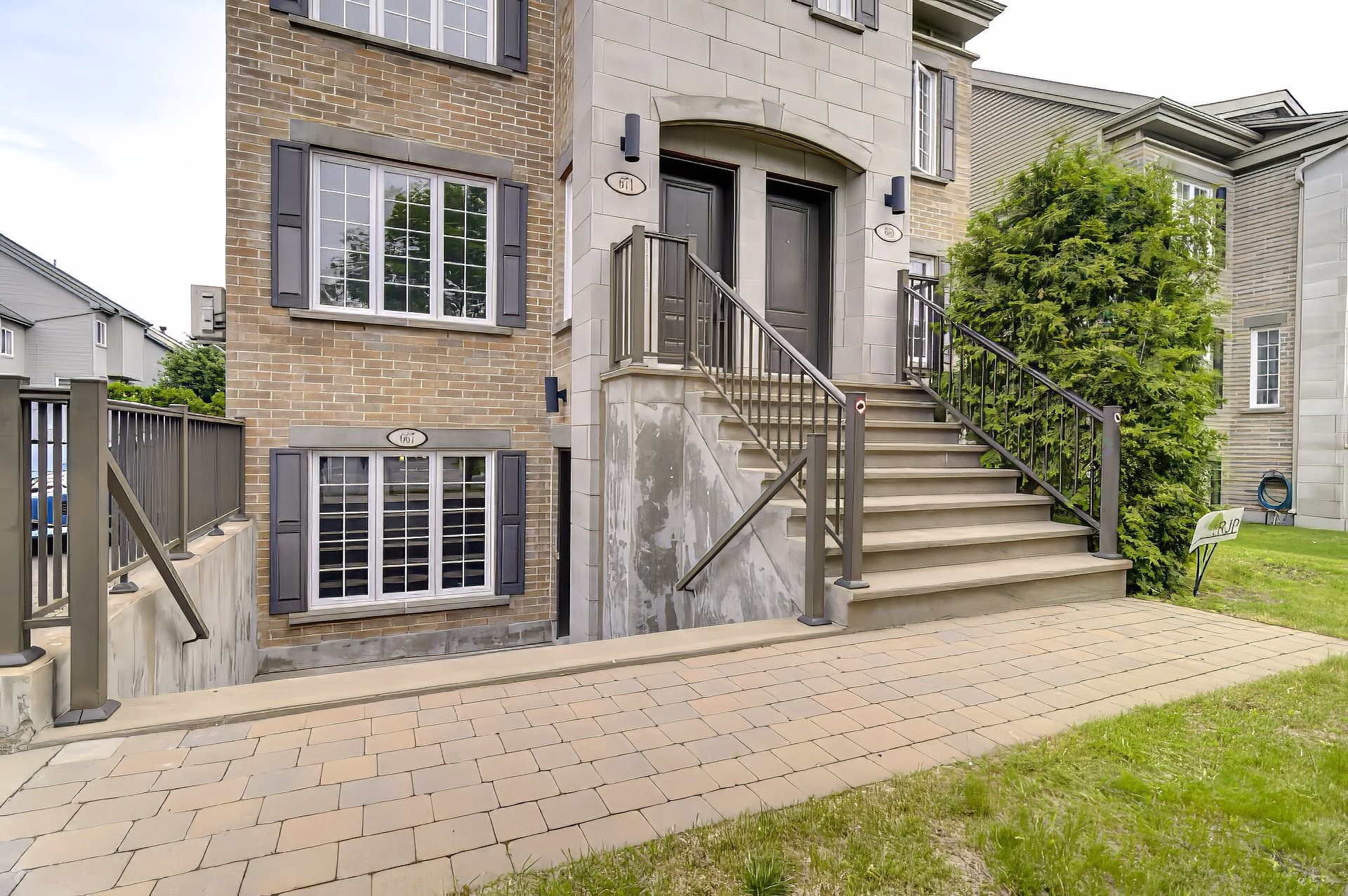 









667


Rue de Pompadour

,
Mascouche,




QC
J7K0S4

