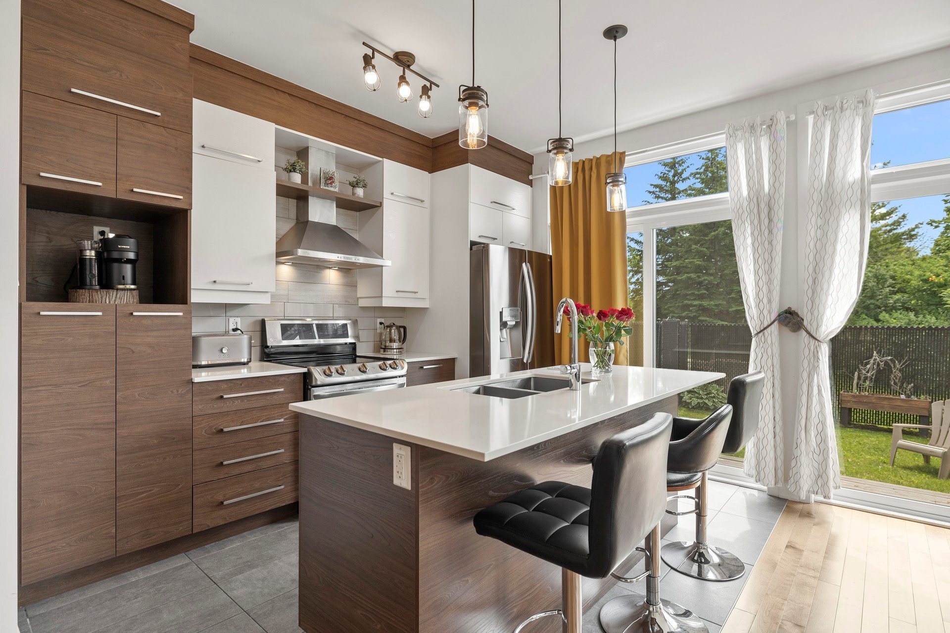 









18586


Boul. Gouin O.

,
Montréal (Pierrefonds-Roxboro),




QC
H9K0B7

