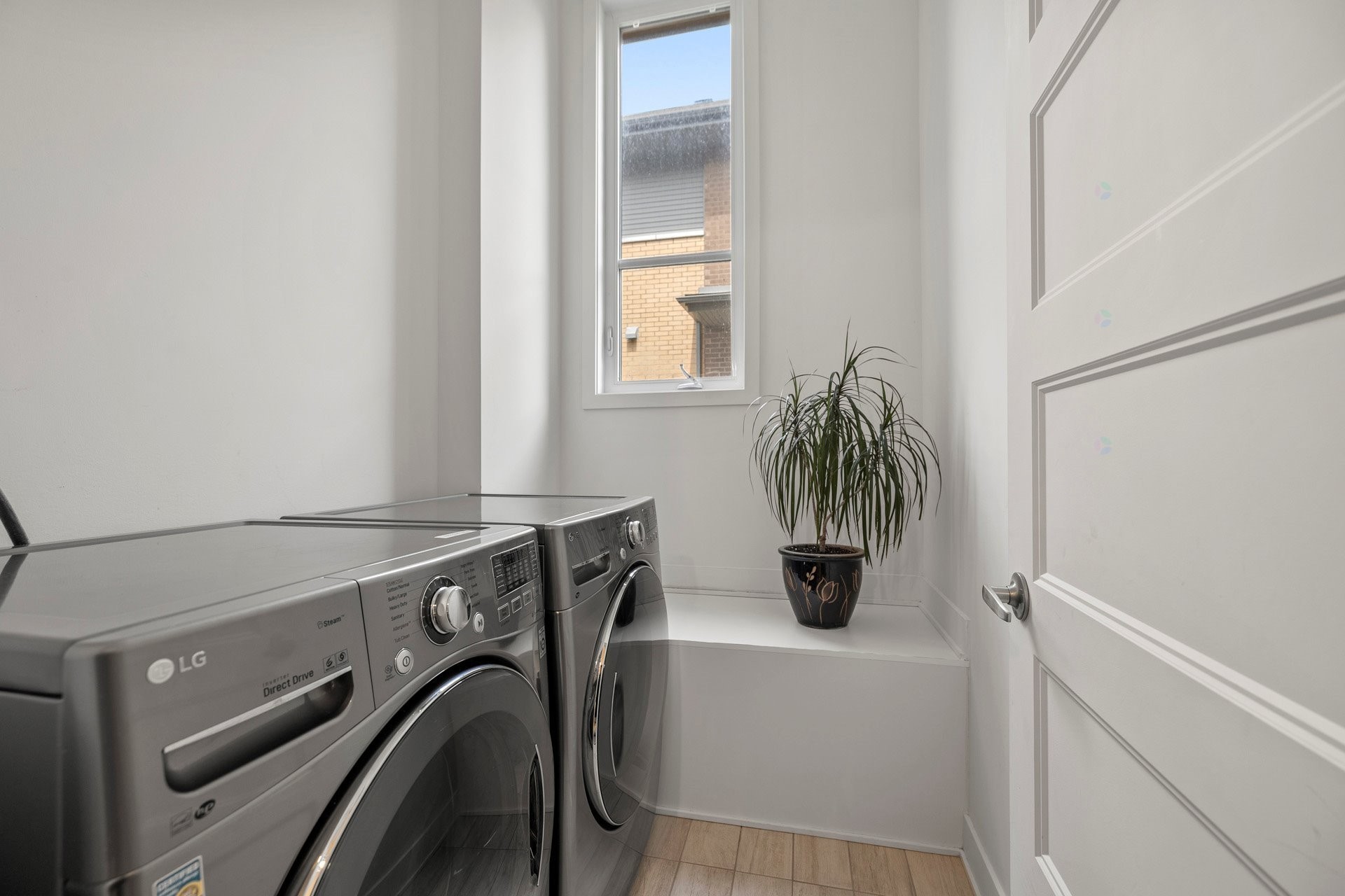 









18586


Boul. Gouin O.

,
Montréal (Pierrefonds-Roxboro),




QC
H9K0B7

